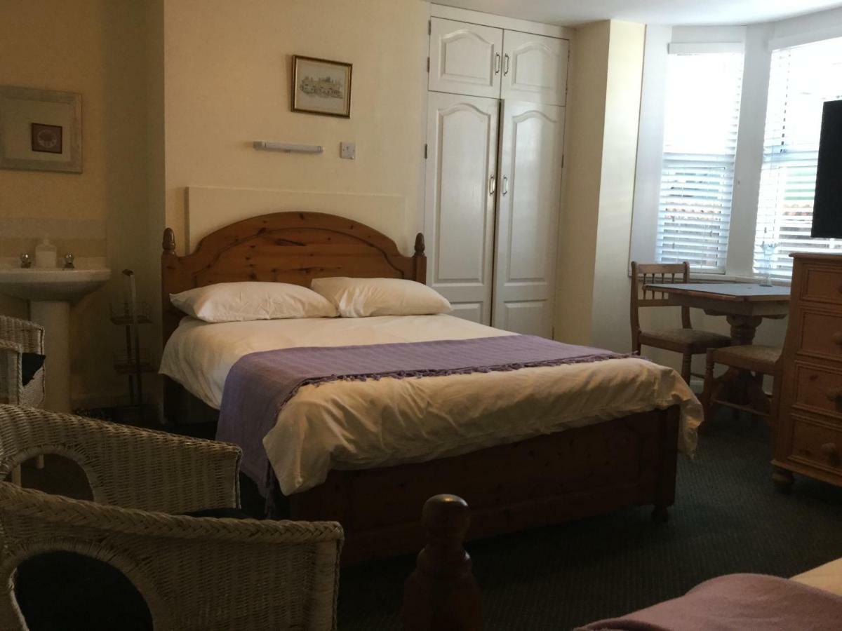Bay Lodge Aylesbury  Bagian luar foto