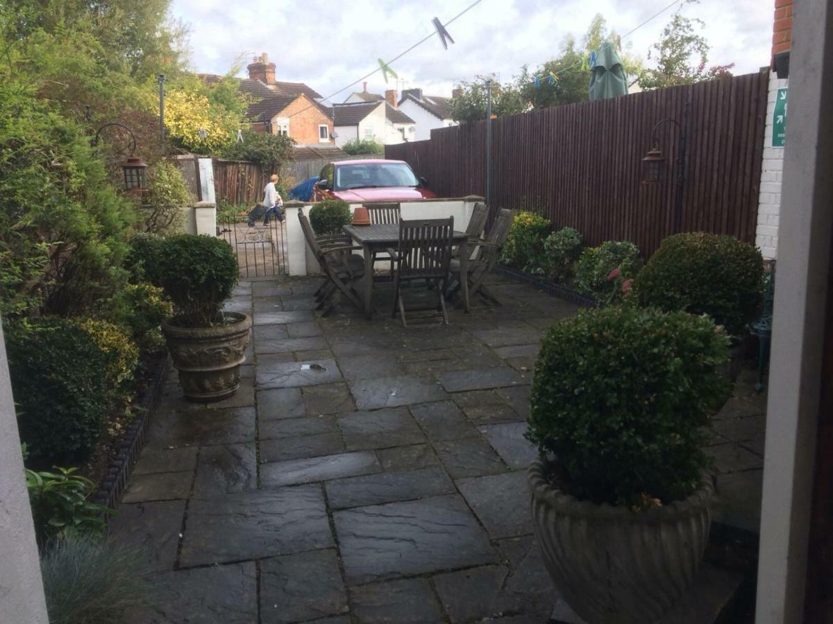 Bay Lodge Aylesbury  Bagian luar foto
