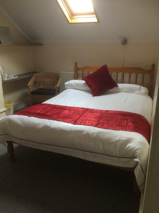 Bay Lodge Aylesbury  Bagian luar foto