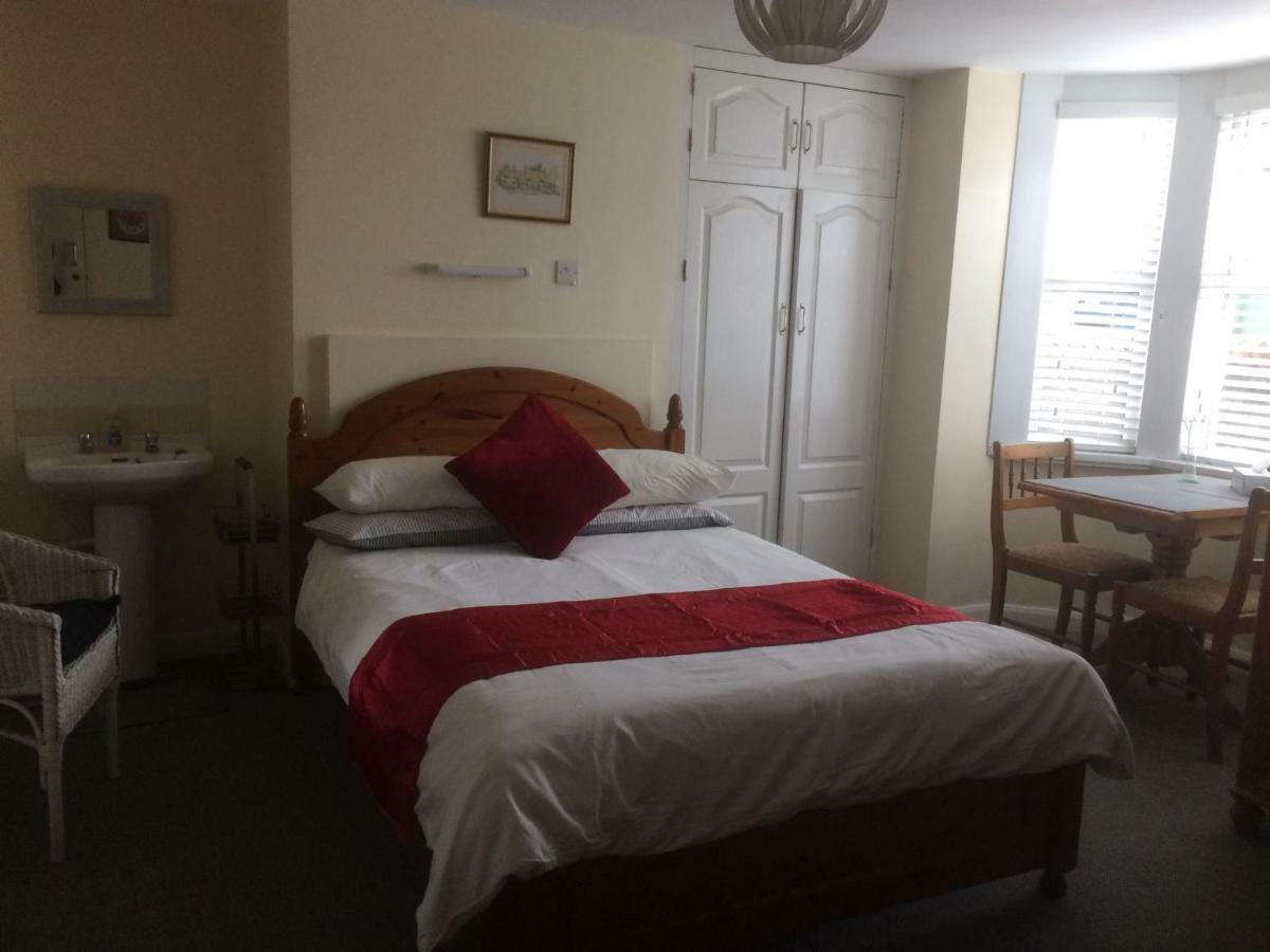Bay Lodge Aylesbury  Bagian luar foto